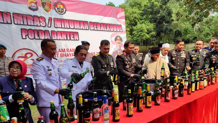 Ziarah Solidaritas Forkompinda dan Polda Banten Gempur Peredaran Miras dalam Rangka HUT Bhayangkara