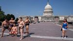 Potret Para Sumo Keliling Washington Mencuri Perhatian Warga