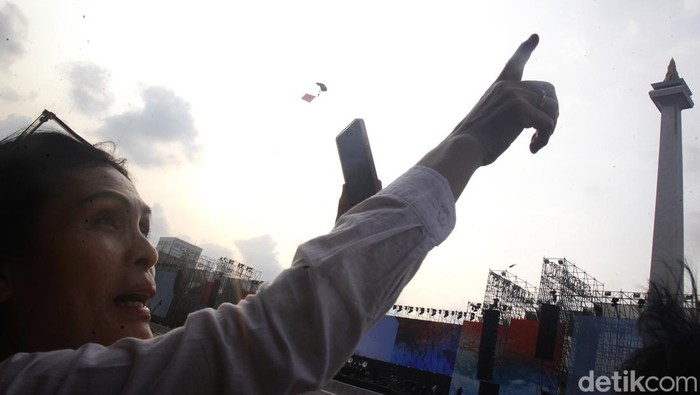 Sejumlah personel polisi mengikuti upacara peringatan HUT ke-78 Hari Bhayangkara di Kawasan Monas, Jakarta, Senin (1/8/2024). HUT ke-78 Bhayangkara mengangkat tema Polri Presisi Mendukung Percepatan Transformasi Ekonomi yang Inklusif dan Berkelanjutan Menuju Indonesia Emas.