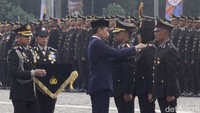 Tahun ini, Hari Bhayangkara 2024 mengusung tema Polri Presisi Mendukung Percepatan Transformasi Ekonomi Yang Inklusif dan Berkelanjutan Menuju Indonesia Emas.