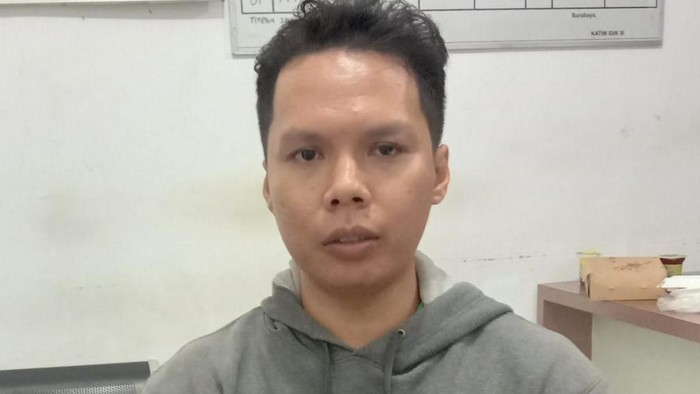 Pria Surabaya yang nekat mencuri celana dalam bapak kosnya