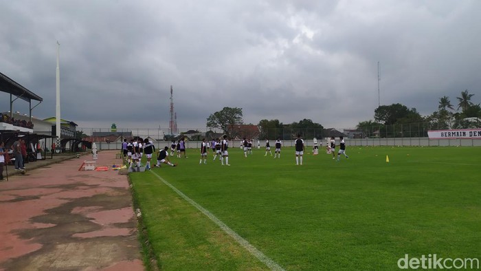 PSM Makassar menggelar latihan perdana di Stadion Kalegowa jelang Liga 1 2024/2025 bergulir.