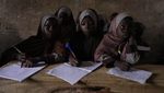 Semangat Belajar Siswa Nigeria Meski Tak Ada Akses Listrik