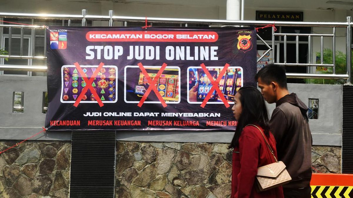 Spanduk Stop Judi Online Mejeng di Kantor Kecamatan Bogor Selatan