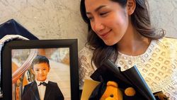 Momen Haru Tamara Tyasmara Hadiri Acara Kelulusan Almarhum Dante