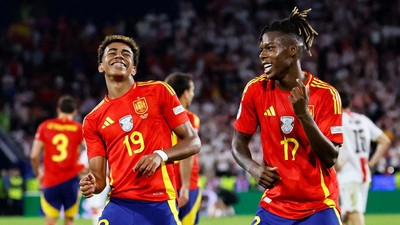 Tarian Pemain Spanyol usai Gasak Georgia 4-1