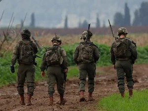 Ayunan Palu Raksasa Tentara Israel Rusak Patung Yesus di Lebanon