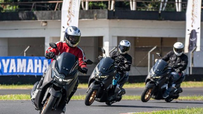 Test ride Yamaha NMax Turbo.