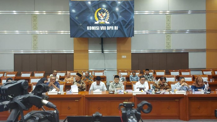 Timwas Haji DPR menggelar rapat evaluasi terkait penyelenggaraan haji 2024 di Komisi VIII DPR, komplek parlemen, Senayan, Jakarta Pusat, Senin (1/7/2024).