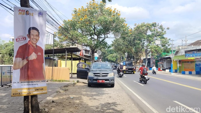 Banner Pj Wali Kota Malang Wahyu Hidayat bertebaran di Kota Malang