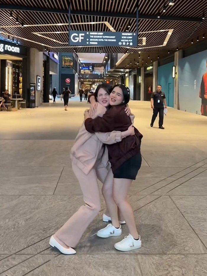 Davina Karamoy dan Alice Norin
