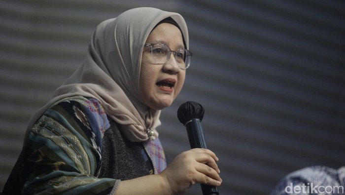 Diskusi Perbaikan Perizinan dan Tata Kelola Pelabuhan Para pembicara (kiri-kanan) Deputi Pencegahan dan Monitoring KPK Pahala Nainggolan, Kepala Lembaga National Single Window (LNSW) Oza Olavia, Direktur Utama Pelindo Arif Suhartono, dan Tim Jubir KPK Budi Prasetyo memberikan paparan dalam diskusi 'Aksi Stranas PK: Perbaikan Tata Kelola Pelabuhan', di Gedung Merah Putih KPK, Jakarta, Selasa (2/7/2024).