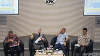 Para pembicara (kiri-kanan) Deputi Pencegahan dan Monitoring KPK Pahala Nainggolan, Kepala Lembaga National Single Window (LNSW) Oza Olavia, Direktur Utama Pelindo Arif Suhartono, dan Tim Jubir KPK Budi Prasetyo memberikan paparan dalam diskusi Aksi Stranas PK: Perbaikan Tata Kelola Pelabuhan, di Gedung Merah Putih KPK, Jakarta, Selasa (2/7/2024).