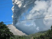 Video Kepanikan Warga saat Gunung Lewotobi Laki-laki Meletus