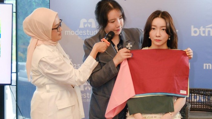 Jasa Personal Color Consultant Asal Korsel Resmi Dibuka di Indonesia Modestudio Indonesia menyelenggarakan acara peluncuran bertajuk “Modestudio Fashionpreneur Luncheon” bersinergi dengan Myshopper, BTN Prioritas, dan Indonesia Fashion Week 2025 di Jakarta, 27 Juni 2024.