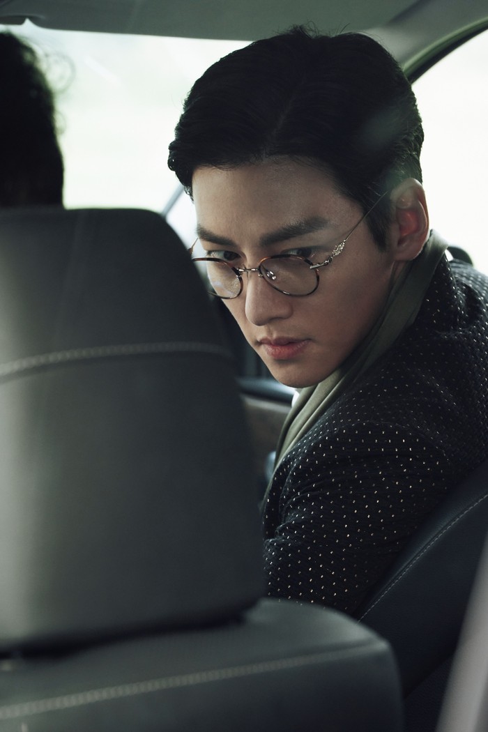 Penampilan Ji Chang Wook dalam film Revolver (2024).