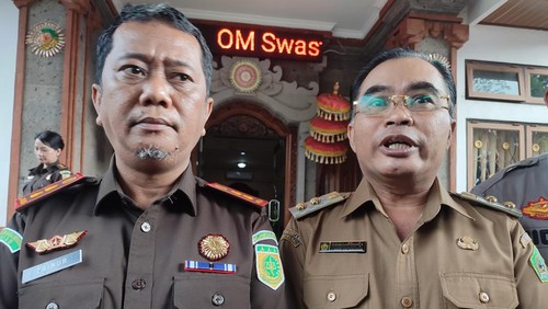 Kepala Kejari Tabanan Zainur Arifin Syah dan Wakil Bupati Tabanan I Made Edi Wirawan di Kejari Tabanan, Selasa (2/7/2024).