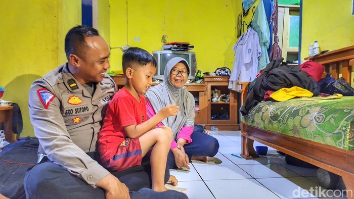 Kondisi Ilham saat berada di rumahnya.