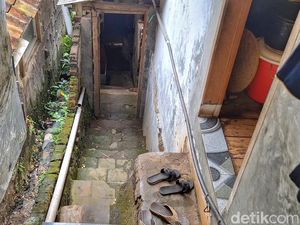 Sulitnya Akses Menuju Rumah Ilham yang Viral Minta Polisi Temani Ambil Rapor