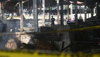 Sebanyak 60 los dari dua blok milik pedagang sayur di pasar induk terbesar kedua di wilayah Jabodetabek tersebut hangus terbakar pada Senin (1/7/2024).