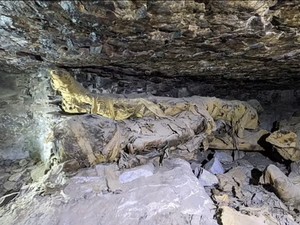 Mengunjungi Kota Orang Mati yang Misterius