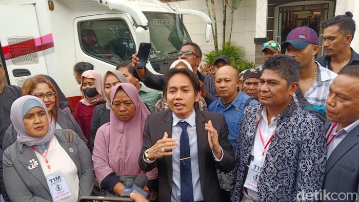 Kuasa hukum Pegi Setiawan usai sidang praperadilan di PN Bandung