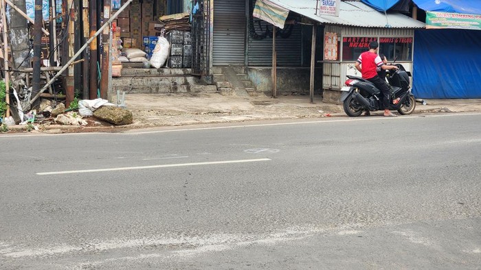 Lokasi kecelakaan remaja putri tewas tertabrak mobil di Ciputat, Tangerang Selatan (Adrial-detikcom)