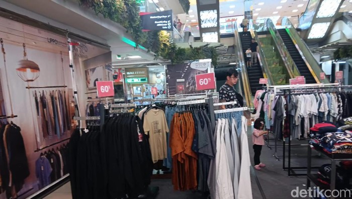Matahari Tutup Gerai