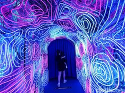 Melihat Instalasi Teknologi Masa Depan di Wonderlab Experience