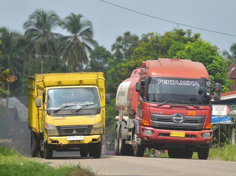Kendaraan Sumbu Tiga Dilarang Lewat Jalur Alternatif Padang-Bukittinggi