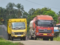 Kendaraan Sumbu Tiga Dilarang Lewat Jalur Alternatif Padang-Bukittinggi