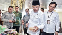 Utusan Khusus Presiden Republik Indonesia Bidang Kerja Sama Pengentasan Kemiskinan dan Ketahanan Pangan Muhamad Mardiono berdiskusi dengan ratusan pelaku Usaha Mikro Kecil dan Menengah (UMKM) serta memborong produk para pelaku UMKM dalam acara Focus Group Discussion (FGD), di Hotel Atria, Magelang, Jawa Tengah, Selasa (2/7/2024).