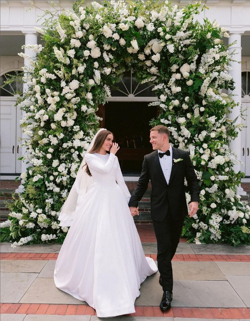 Pernikahan Olivia Culpo dan Christian McCaffre Pernikahan Olivia Culpo dan Christian McCaffrey