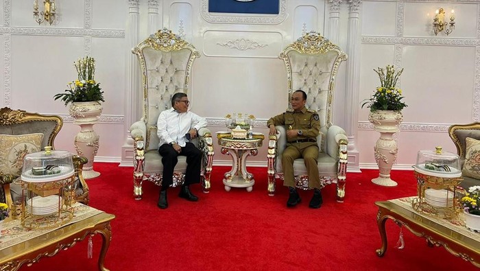 Pertemuan Ketua Golkar Sulsel Taufan Pawe dengan Pj Gubernur Sulsel Zudan Arif.