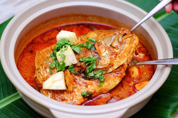 Pesan Gulai Kepala Ikan, Pembeli Ini Kecewa Dapat Ikan Penuh Sisik