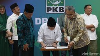 PKB menyerahkan Rekomendasi kepada Cakada Kalimantan Timur Rudy Mas’ud dengan Seno Aji, Jambi Al Haris dengan Abdullah Sani, Maluku Barat Daya Benyamin Thomas Noach dengan Agustinus Lekwardai Kilikily, Seluma Erwin Octavian dengan Jonaidi.