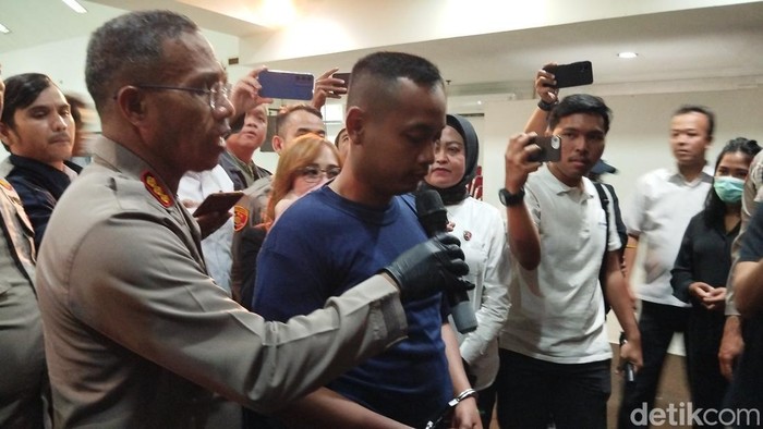 Polres Metro Jakarta Timur mengungkap Andika Ahid Widianto (26) merasa tak bersalah telah menganiaya hingga menewaskan istrinyai. (Maulana Ilhami Fawdi/detikcom)