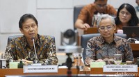 Menkes merinci, dalam UU No 17 Tahun 2023 tentang Kesehatan, juga sudah diatur terkait ketersediaan farmasi, alat kesehatan, perbekalan kesehatan yang memuat ketentuan mengenai penggolongan obat, obat bahan alam, sampai persyaratan perbuatan produksi, hingga peredaran. Begitu pula dengan kajian peraturan pengawasan obat dan makanan. Dalam UU yang sama, sudah diatur upaya kesehatan, sampai ketahanan kefarmasian. Sementara hal yang berkaitan dengan proses perizinan pelaku usaha yang dimuat dalam DIM RUU POM, sebetulnya sudah terwakili di UU Nomor 6 Ciptaker. 