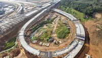 Proyek ini ditargetkan selesai pada Agustus 2024 atau molor satu bulan dari target sebelumnya.   