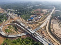 Foto Udara Pembangunan Tol Bayung Lencir-Tempino, Molor 1 Bulan dari Target