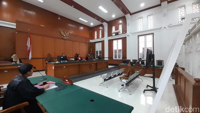 Sidang kasus Ketua DPC LAKI Wajo diduga menilap dana hibah Rp 50 juta yang menghadirikan saksi ahli.