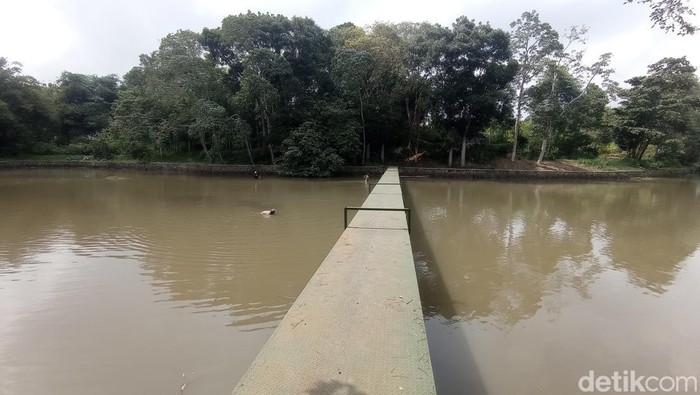 Situ Cibeureum Tamansari Tasikmalaya