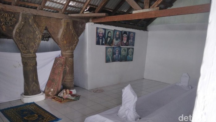Situs Ki Gede Pekiringan di Pasar Balong Cirebon.