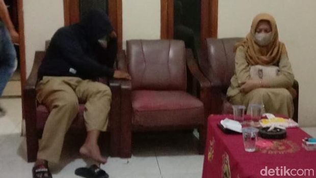 suami gerebek istri selingkuh