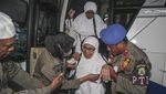 Tangis Jemaah Haji Maluku Saat Tiba di Tanah Air