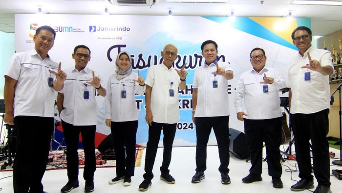 Tingkatkan Kontribusi dan Komitmen Mengembangkan UMKM PT Jaminan Kredit Indonesia terus berkomitmen meningkatkan kontribusi bagi negara. Menapaki usianya ke-54, Jamkrindo tetap fokus mengembangkan UMKM.