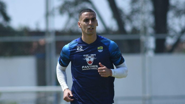 Alberto Rodriguez.