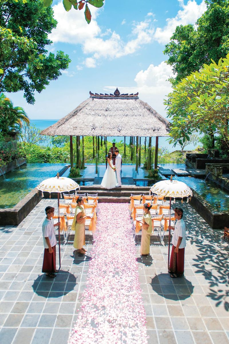 Ayana Hospitaliy Mempersembahkan Pameran Wedding 'Vows & Veils'