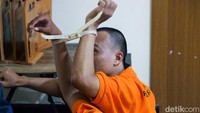 Pelaku MR sempat menyamar menjadi tukang topeng monyet untuk menghindari polisi. Dia ditangkap hari Senin (1/7) dan HAN sehari kemudian.  