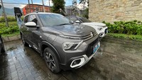 Citroen E-C3 menjadi pendatang baru di industri mobil listrik Indonesia. Mobil asal Prancis ini bakal melawan rival-rivalnya dari China seperti Neta V dan  Wuling BinguoEV. Foto: Luthfi Anshori/detikOto